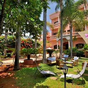 Lhostel A Konukevi Kazablanka