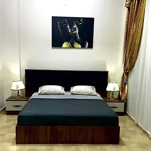 Karnak Flats Apartment